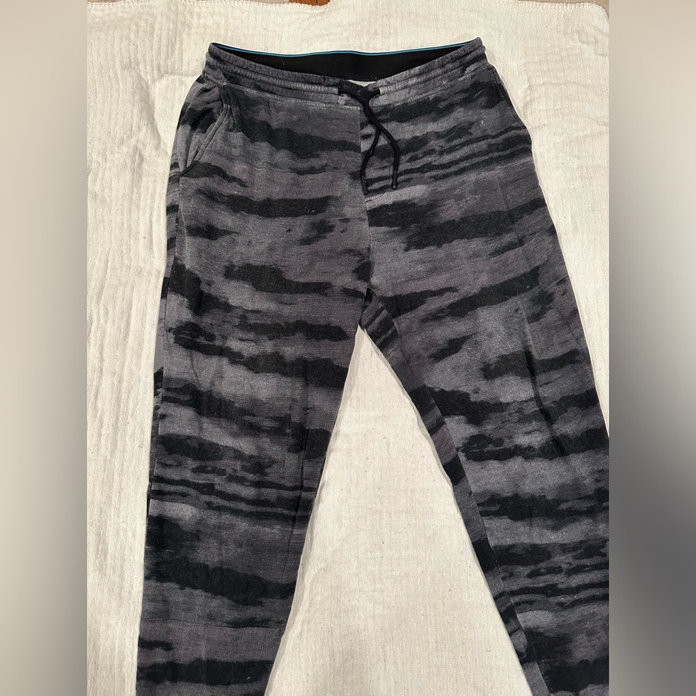 Men’s Stance Shelter Jogger- Butter Blend. Striped Black/Gray. XL